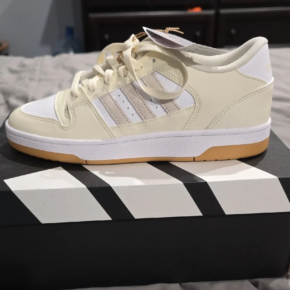 Adidas Cream Sneakers‎ with Sleek Design